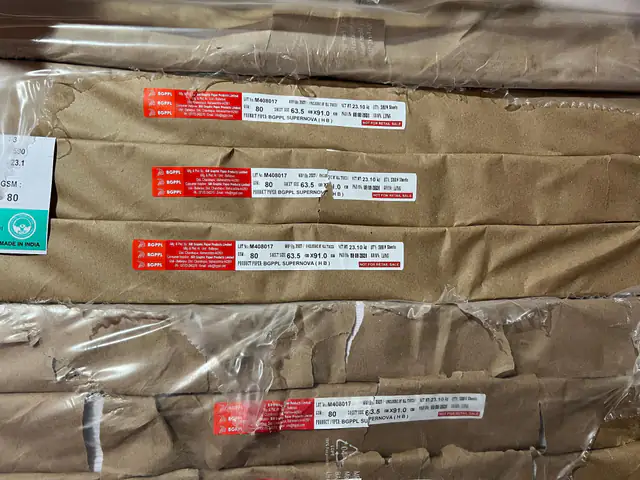 Wrapped packs of super-white sunshine maplitho paper